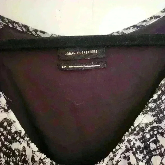 Urban Outfitters Beau Gingham Floral Mini Dress Adjustable Neckline Size Small - Picture 2 of 9